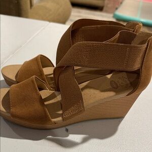 Women's Tan Wedge Sandals